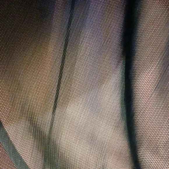 Dark green long sleeve Active  Wear - Picture 7 of 12